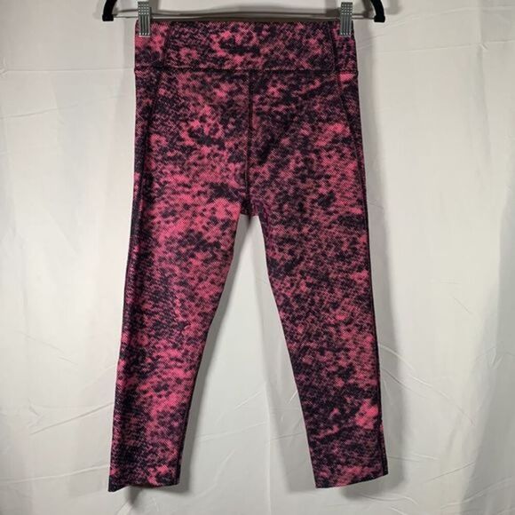Under Armour Pink & Black Printed Legging Crops - Picture 4 of 6